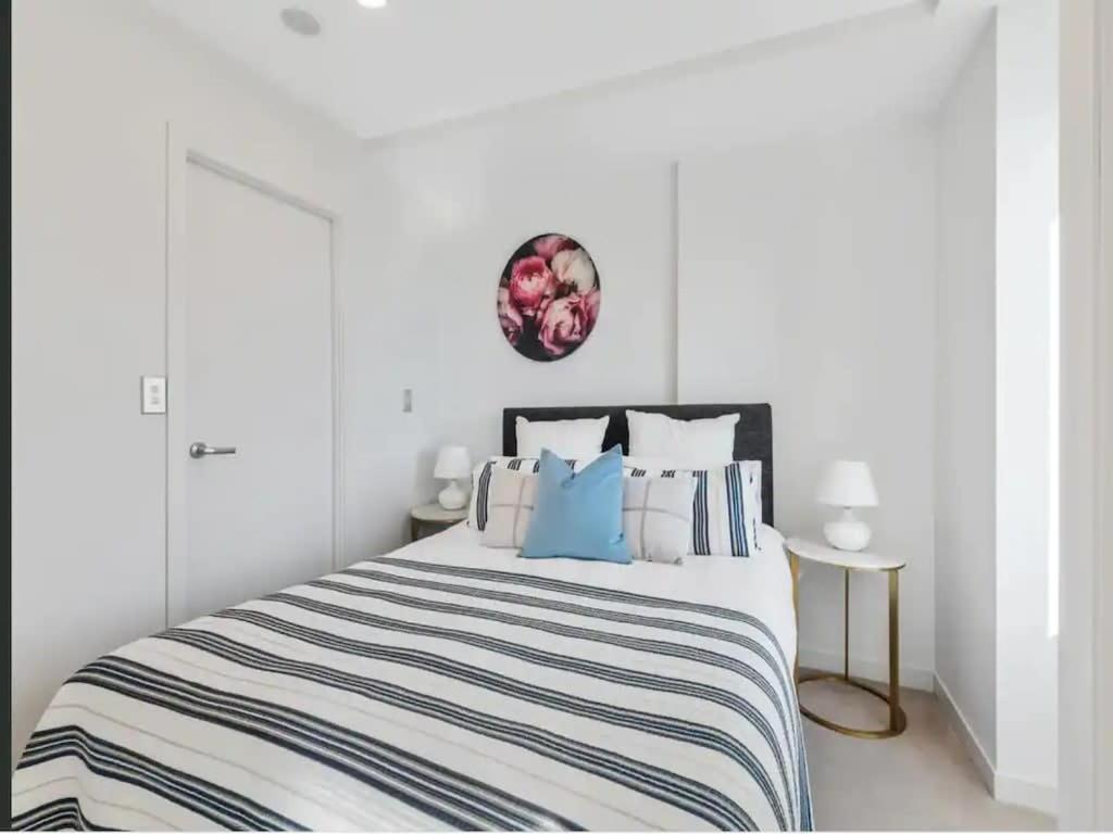Just Opposite To Sky Tower , 2 Bed 2 Bath In Cbd Apartment Auckland Exterior photo
